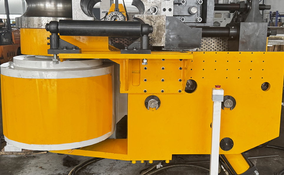 Mesin Bending Tabung Otomatis Seri L CNC dengan Kontrol Servo-Hidraulik Mesin Bending Tabung Otomatis Seri L CNC dengan Kontrol Servo-Hidraulik