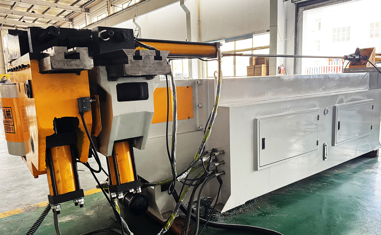 Mesin Bending Tabung Hidraulik Seri NC M dengan Kontrol Mandrel