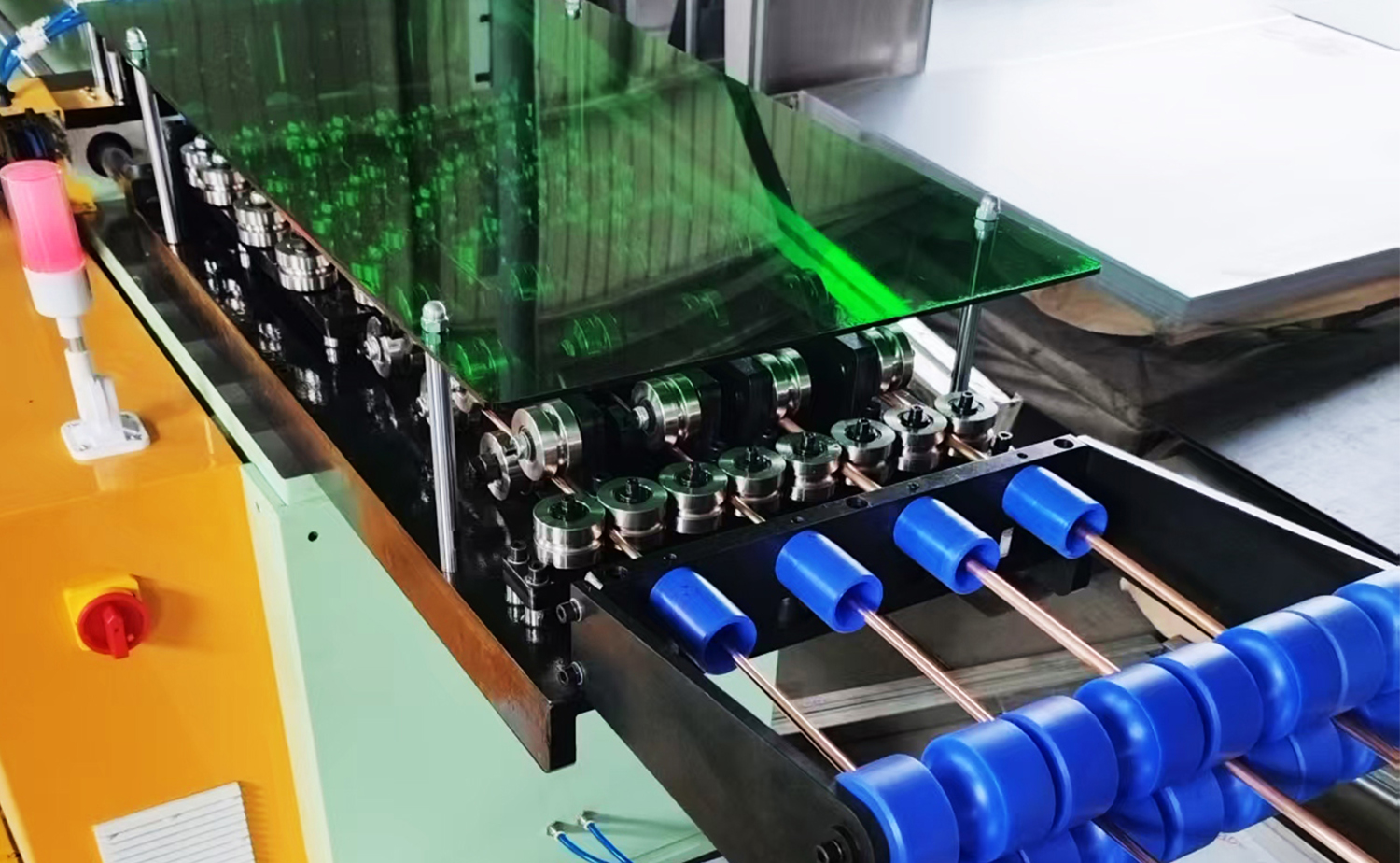 SC-4-1000A Mesin Pemotong Pelurus Tabung Otomatis Bebas Chip