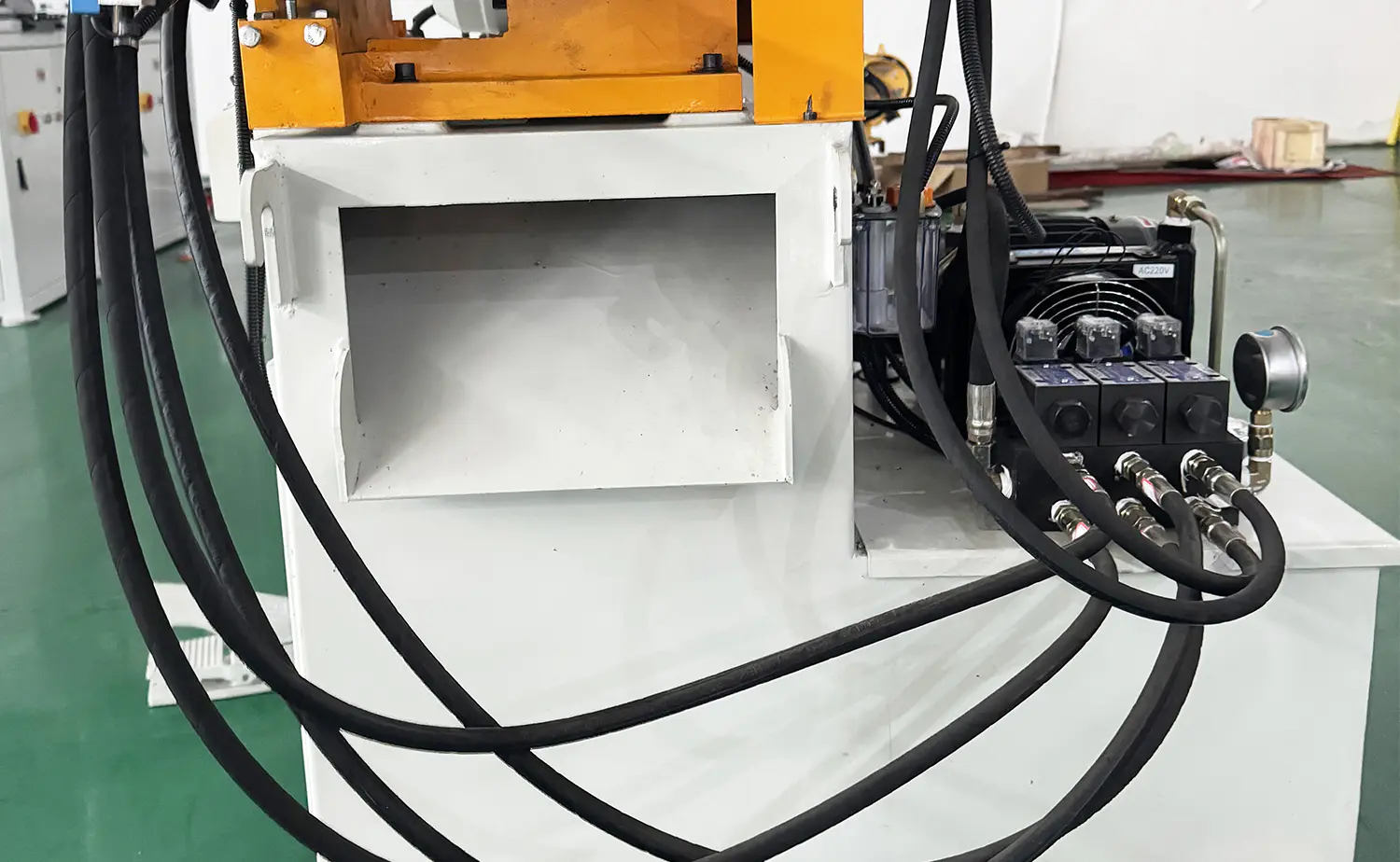 Mesin Chamfering Tabung Semi-Otomatis Hidraulik Seri EF PV1