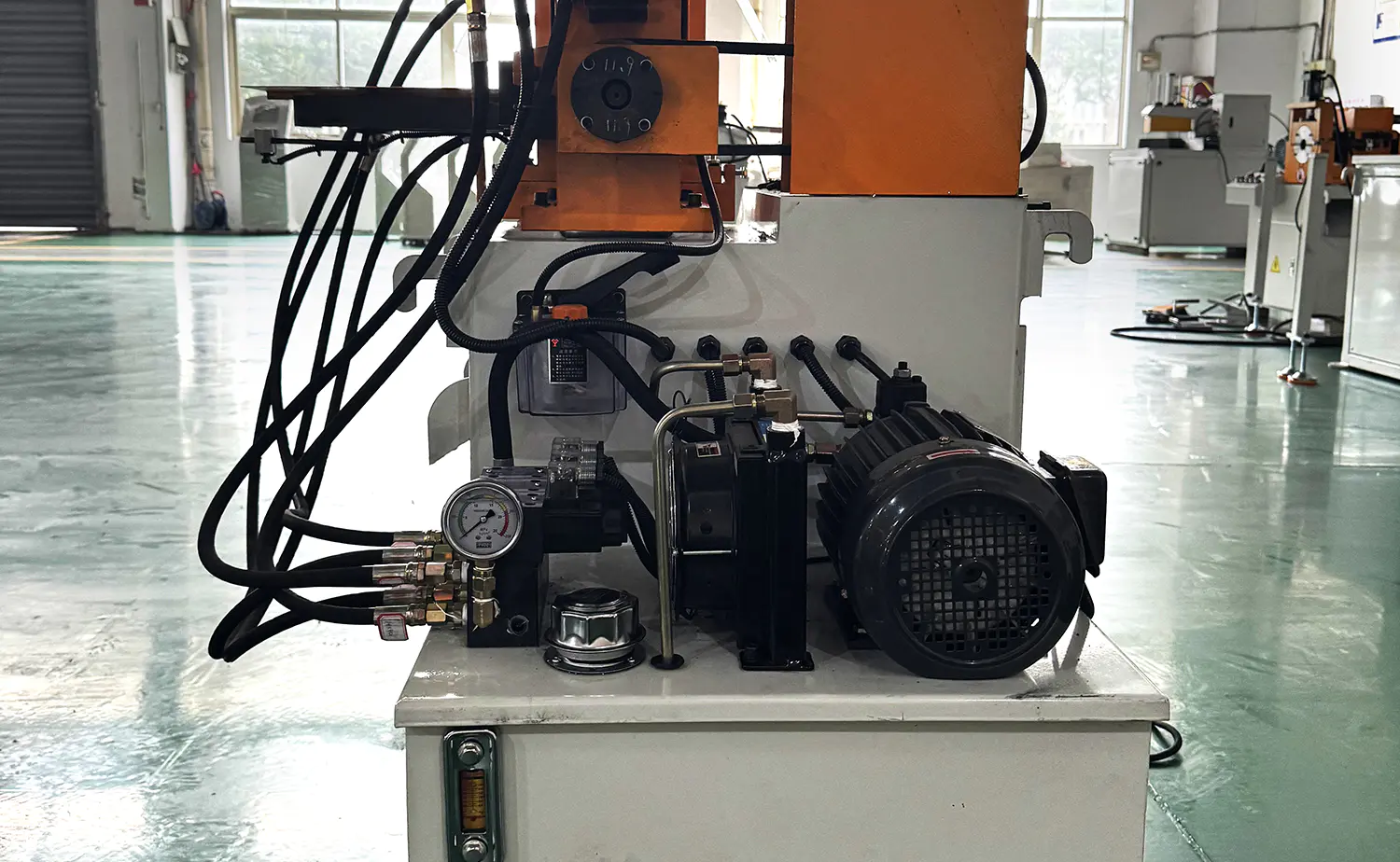 Mesin Chamfering Tabung Semi-Otomatis Hidraulik Seri EF PV1