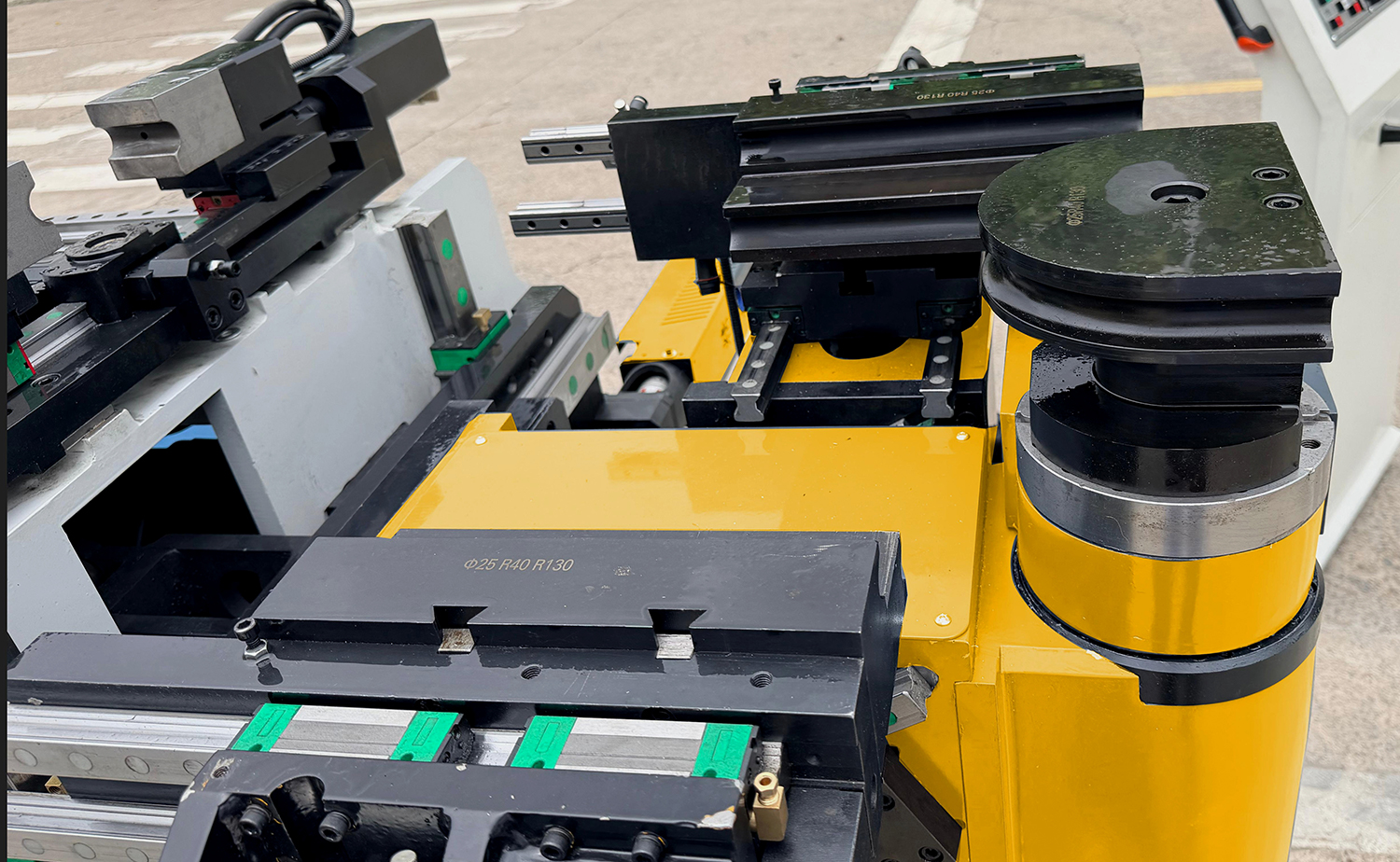 Mesin Bending Pipa Kiri & Kanan CNC