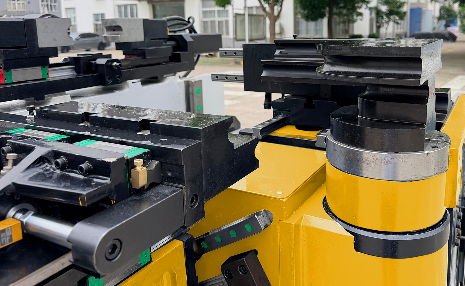 Mesin Bending Pipa Kiri & Kanan CNC